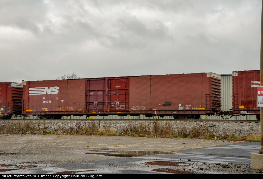 NS Box Car